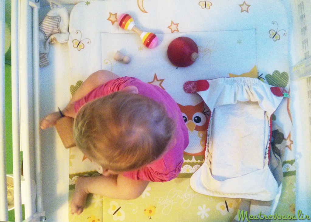Cómo cambiar el pañal a tu bebé de 9 meses (de forma respetuosa)